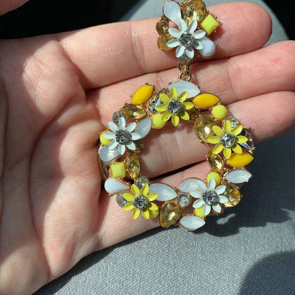 3/$25 💚 Statement earrings NEW - Picture 3 of 5